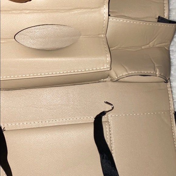 Luxe faux leather car sit back organizer - Picture 9 of 10